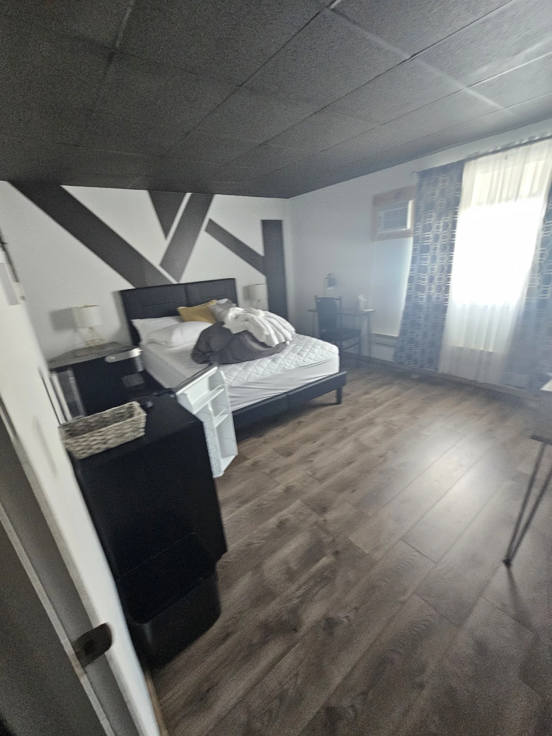 Turn-Key Restaurant, Event Venue & 6-Unit Inn