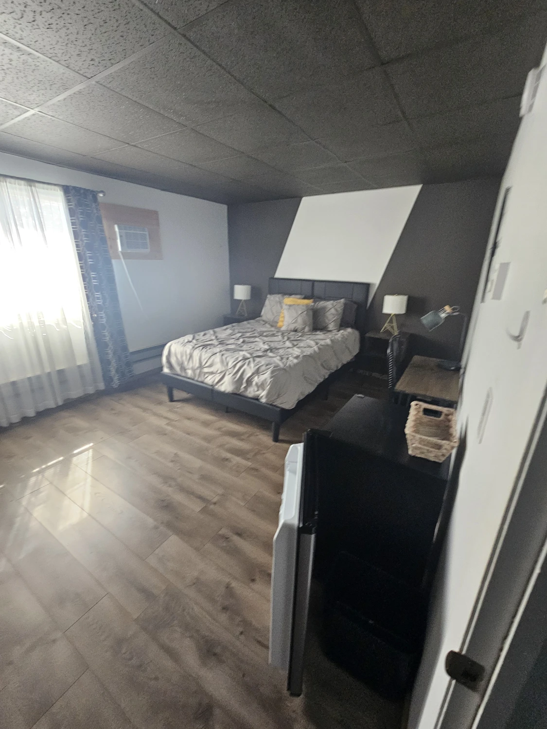 Turn-Key Restaurant, Event Venue & 6-Unit Inn