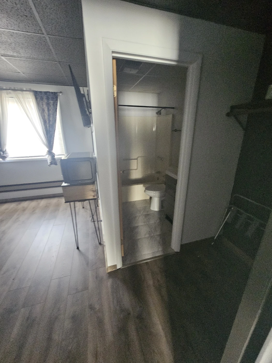Turn-Key Restaurant, Event Venue & 6-Unit Inn
