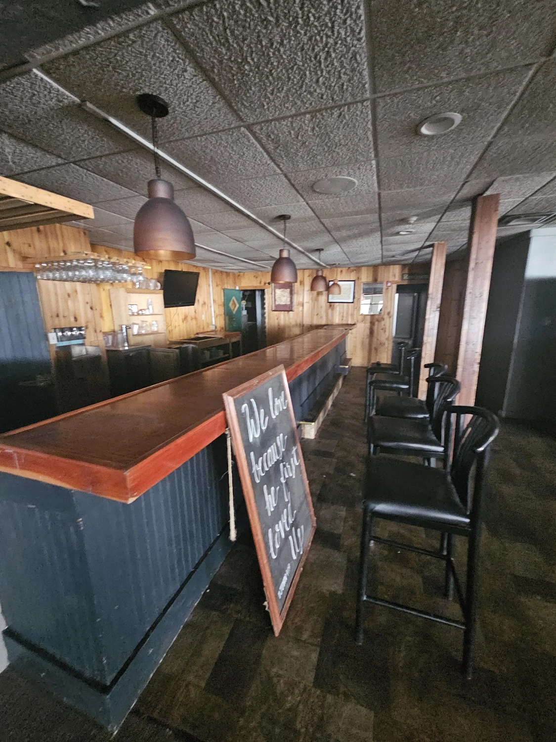Turn-Key Restaurant, Event Venue & 6-Unit Inn