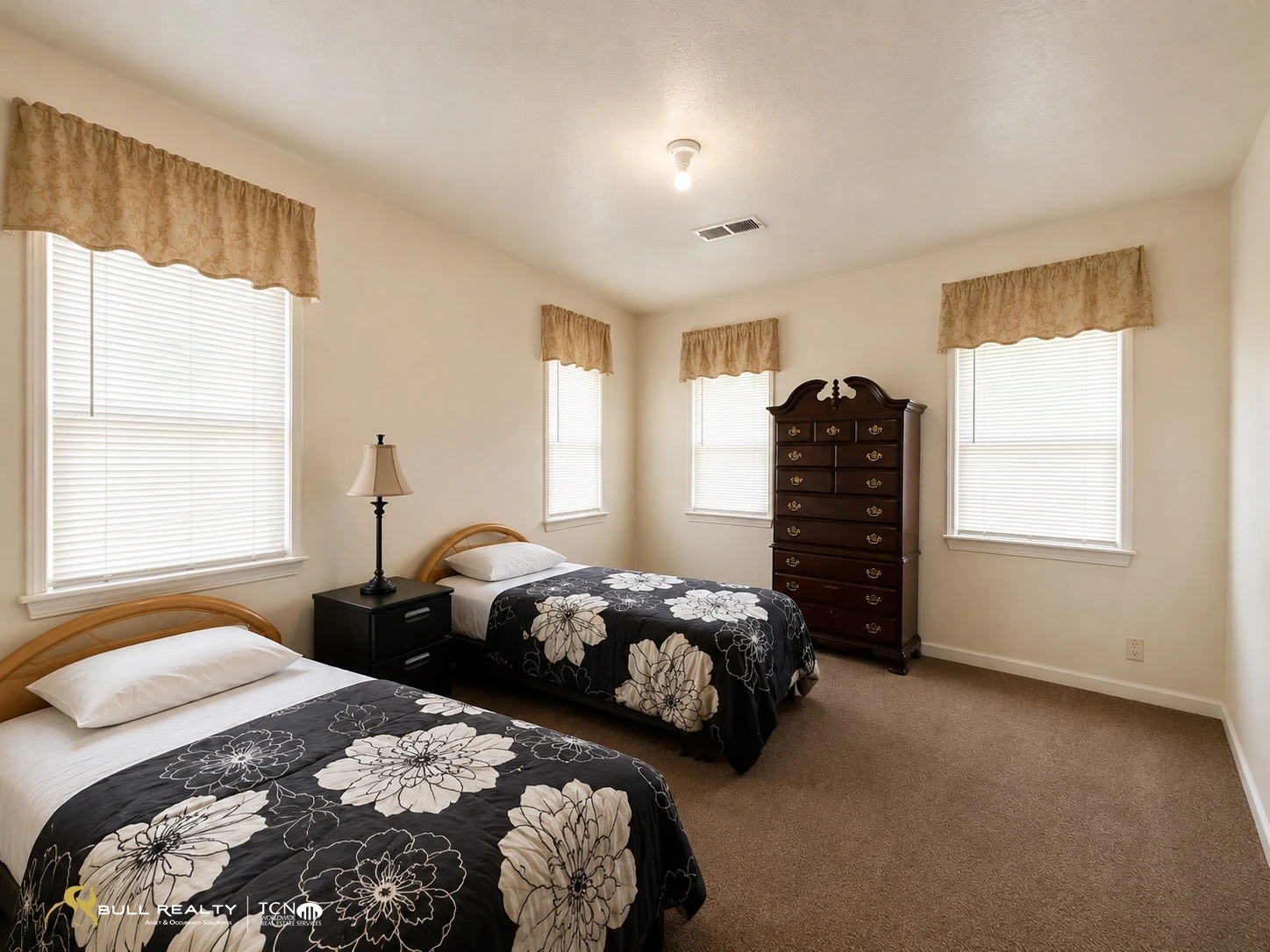Unique Triplex in O4W Neighborhood (Atlanta)