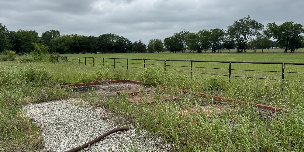 3552 S State Highway 19 - 5 AC in Emory for Investor or Owner/User