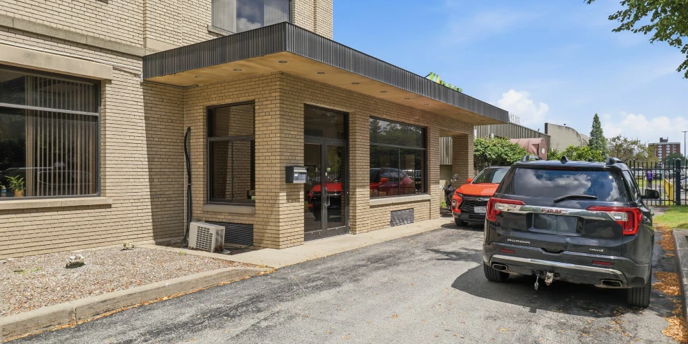 400 West Ave