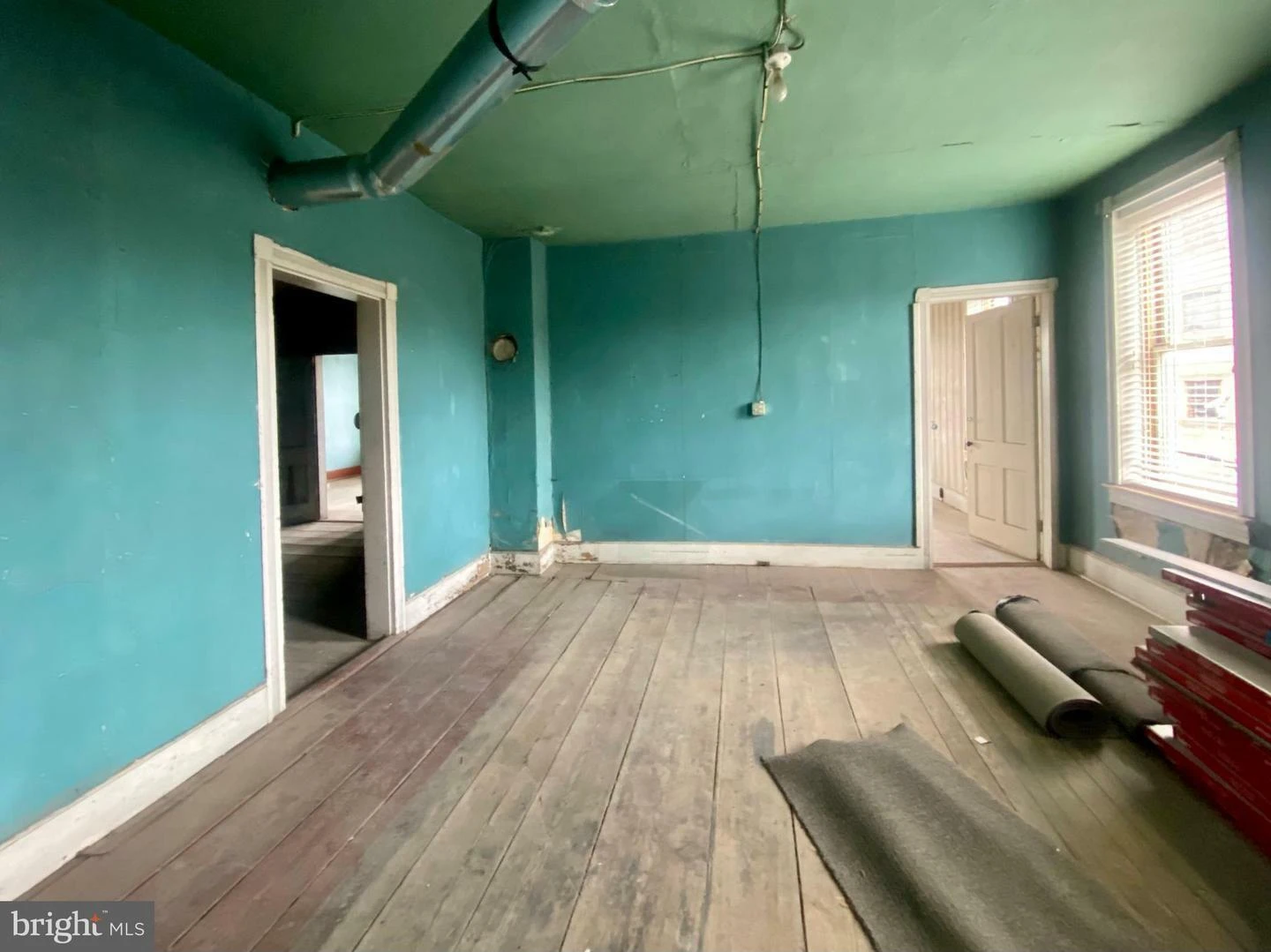 Income-Producing Renovated Mixed Use Property in Downtown Winchester