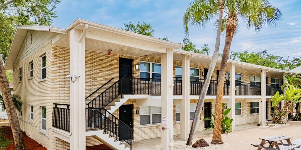  THE WILDWOOD APARTMENTS IN DOWNTOWN CLEARWATER (18-UNITS) FOR SALE!