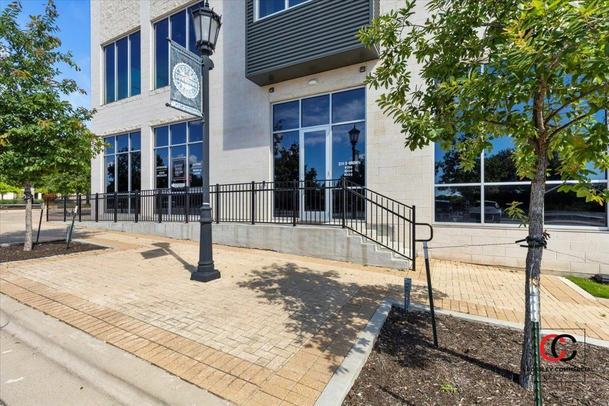 211 S Brown St, Round Rock, TX for sale