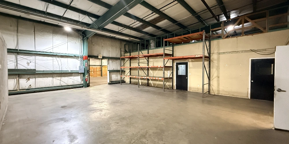 Stand Alone Warehouse Near Polk Parkway