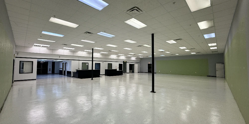 Stand Alone Warehouse Near Polk Parkway