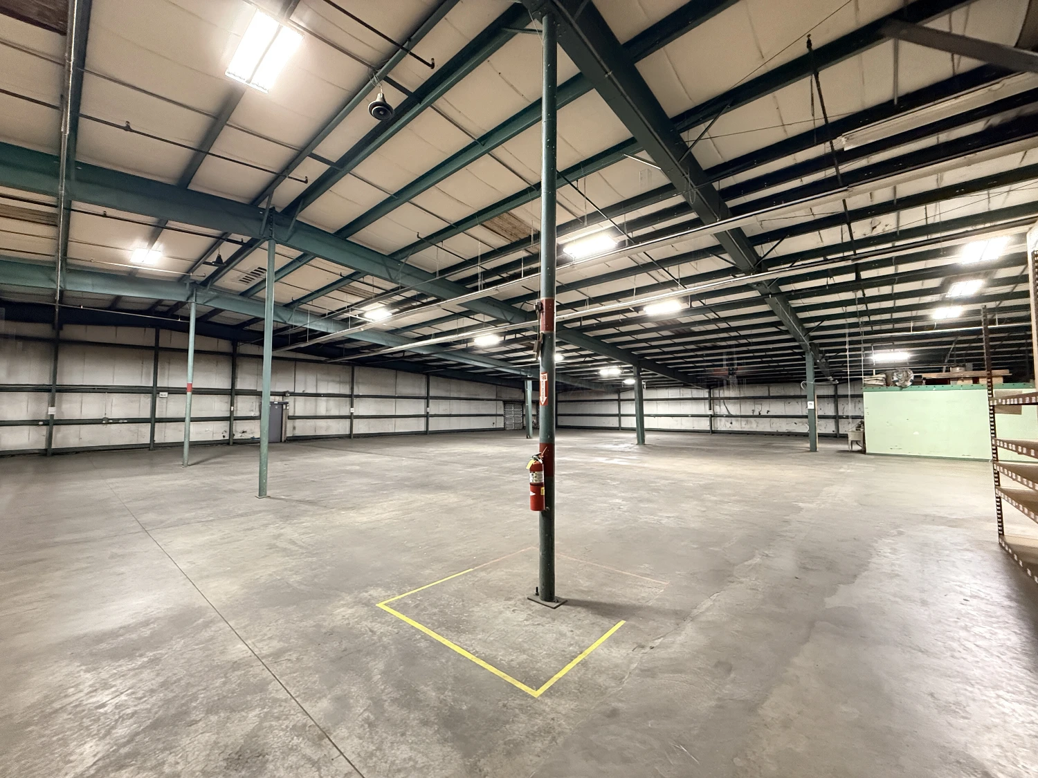 Stand Alone Warehouse Near Polk Parkway
