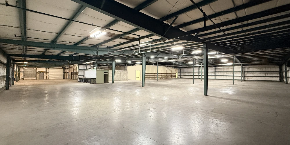 Stand Alone Warehouse Near Polk Parkway