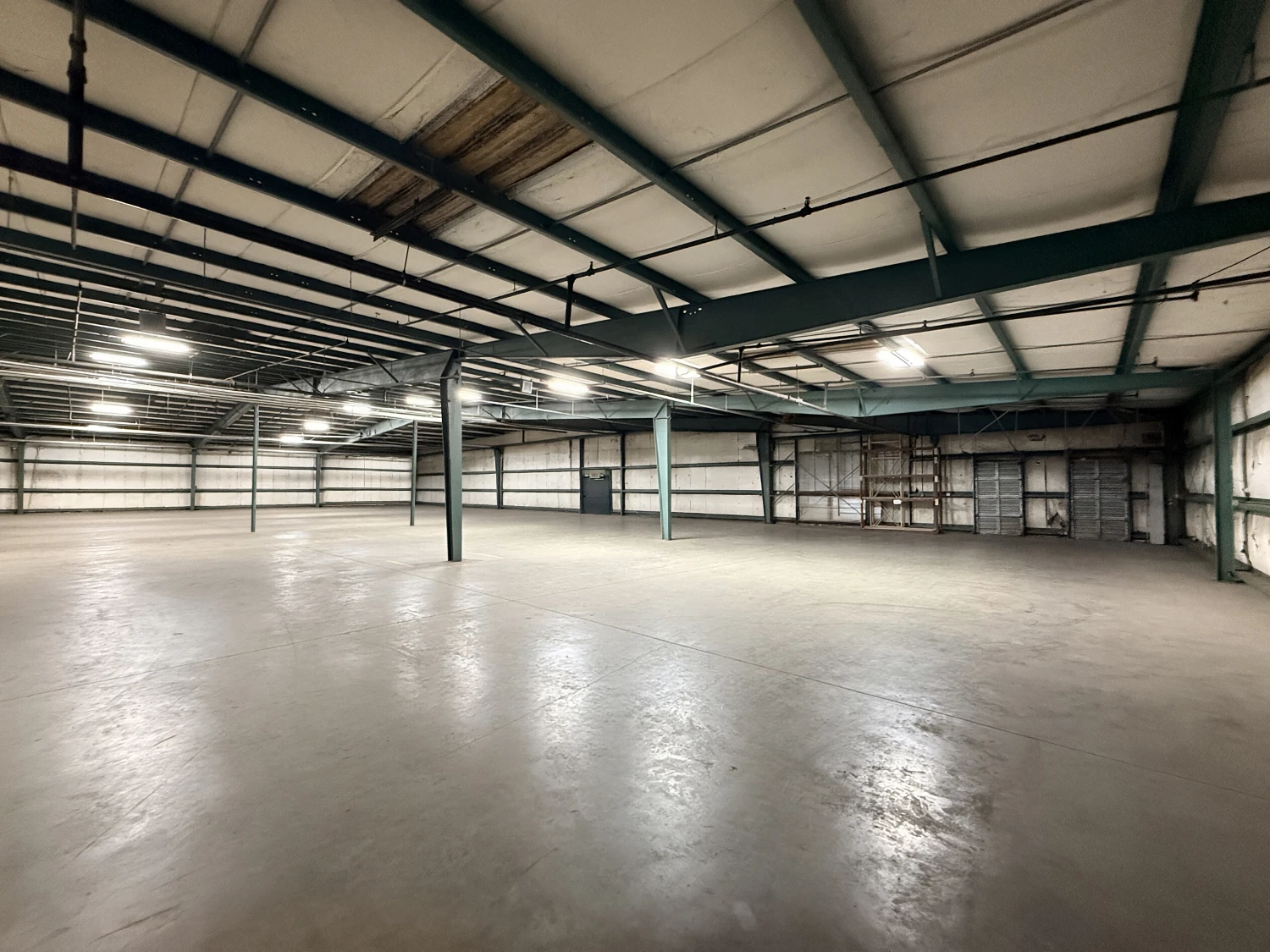 Stand Alone Warehouse Near Polk Parkway