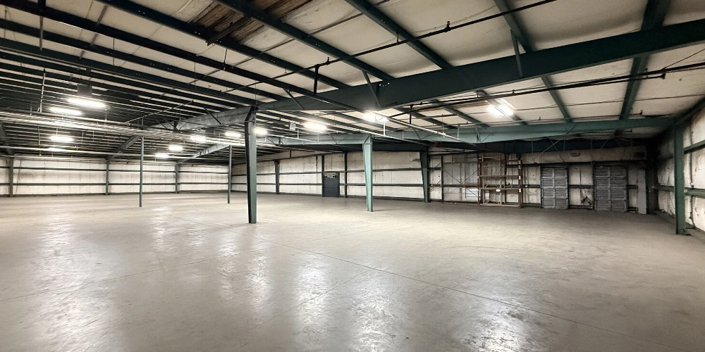 Stand Alone Warehouse Near Polk Parkway