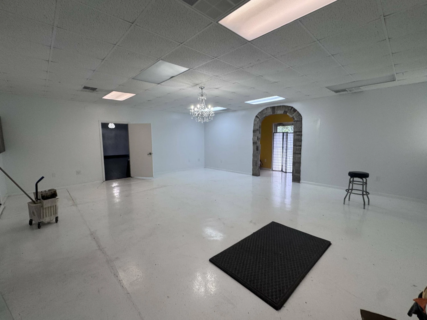 3,200 SQ FT Flex Space Near HWY 76- I-85- Pendleton