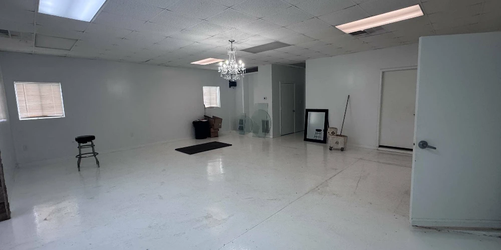 3,200 SQ FT Flex Space Near HWY 76- I-85- Pendleton