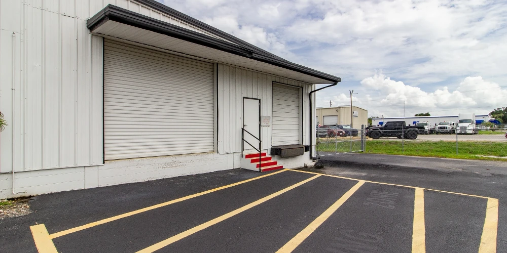 Stand Alone Warehouse Near Polk Parkway