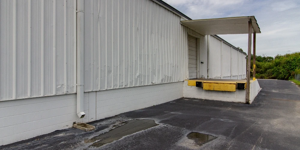 Stand Alone Warehouse Near Polk Parkway