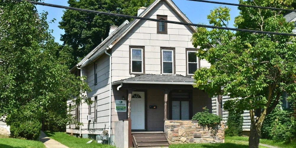 77 Oak St