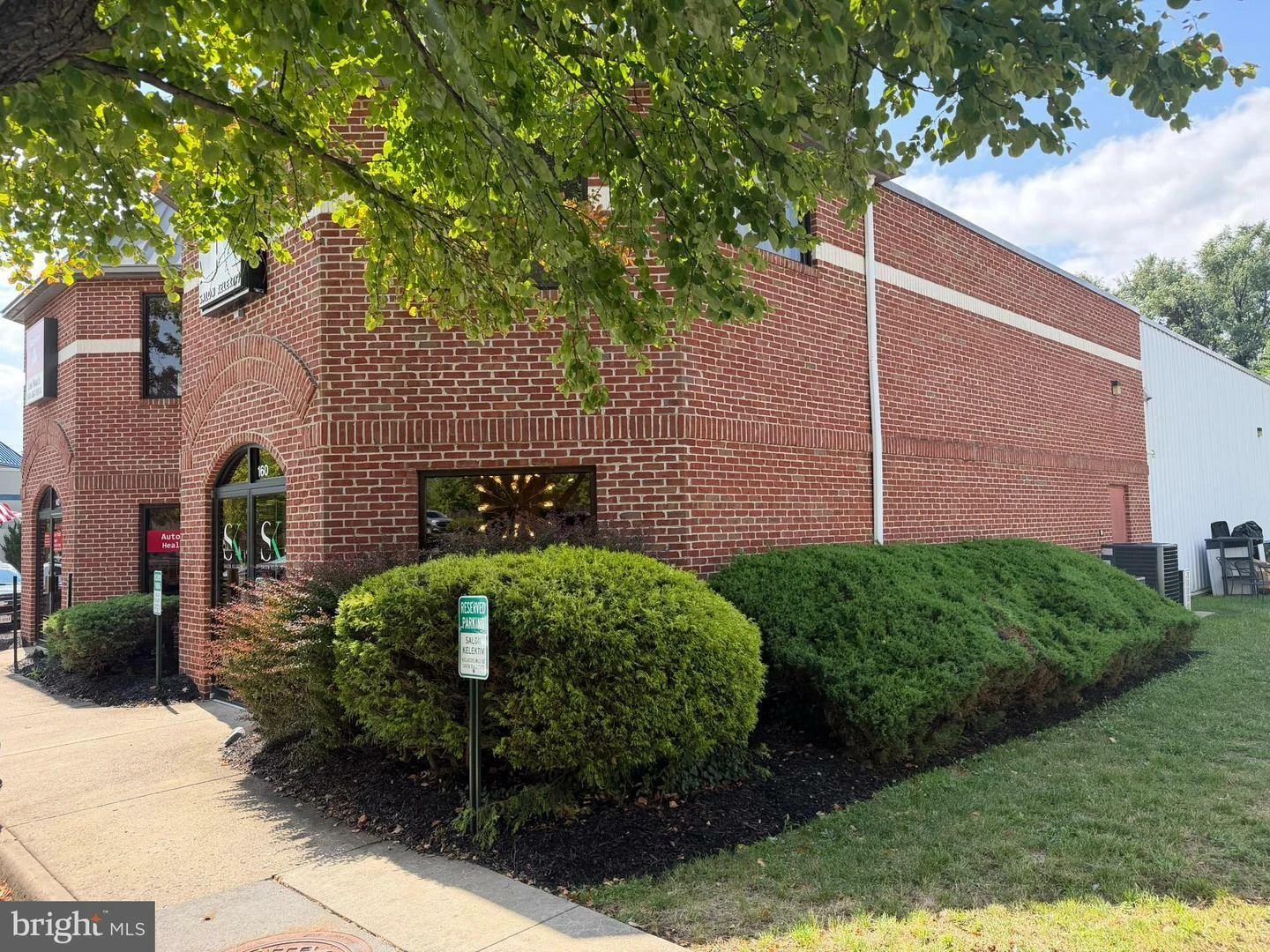 Fully Leased Multi-Tenant Commercial Asset in Excellent Winchester Location