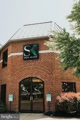 Fully Leased Multi-Tenant Commercial Asset in Excellent Winchester Location