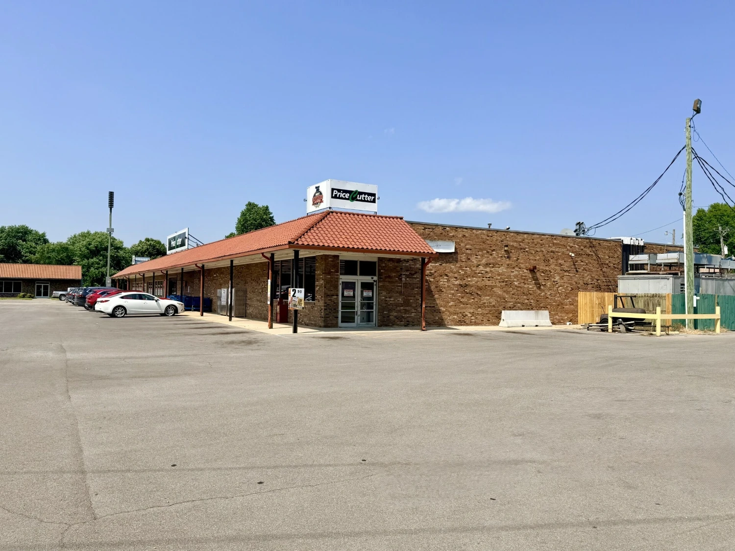 Villa Shopping Center