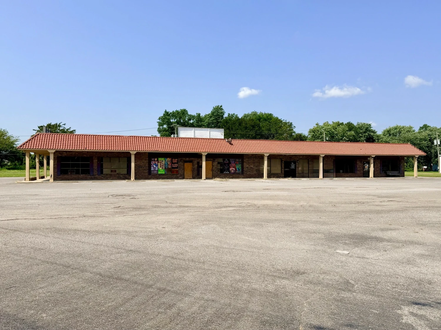 Villa Shopping Center