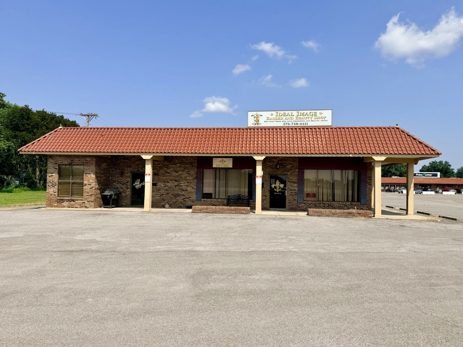 Villa Shopping Center