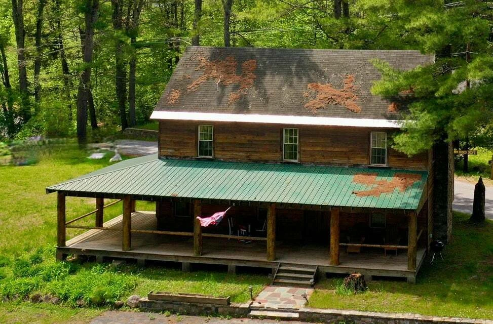 746 Howe Rd, Lake Luzerne, NY for sale