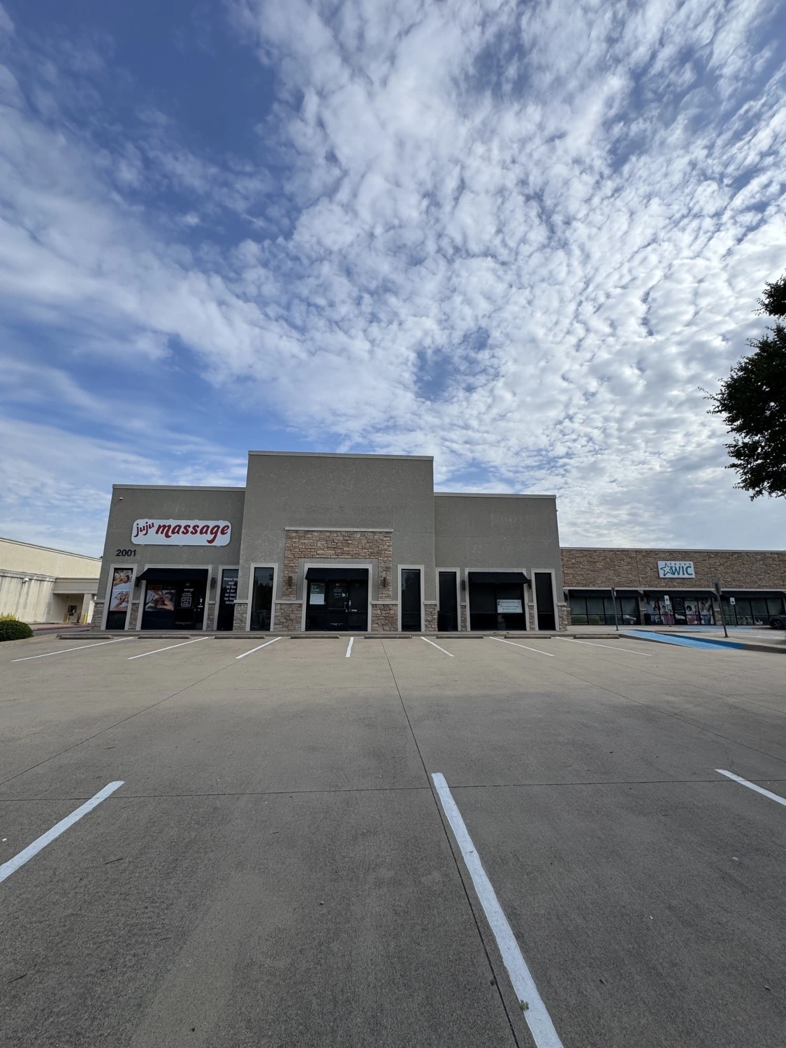 Cross Creek Shopping Center