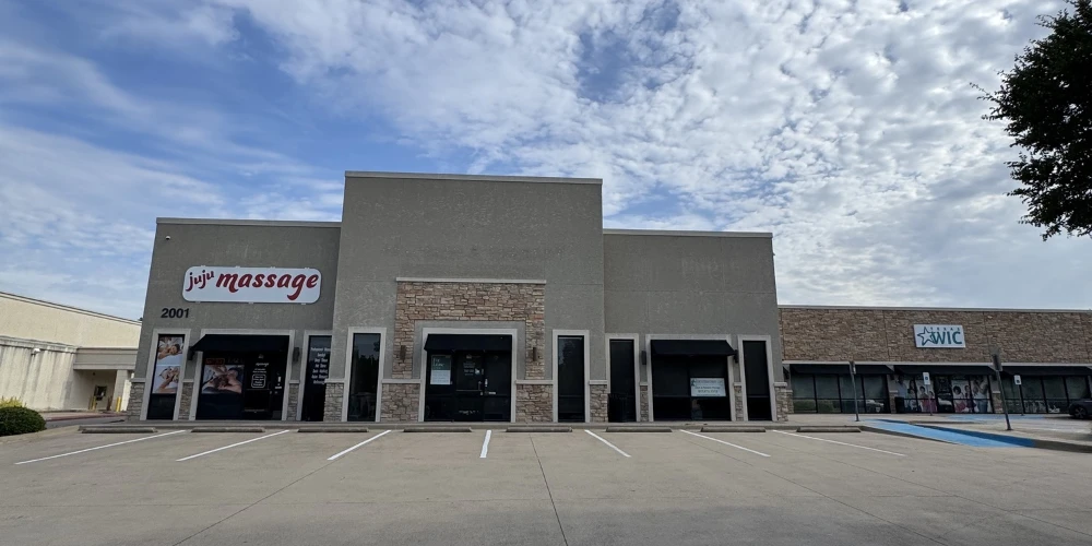 Cross Creek Shopping Center