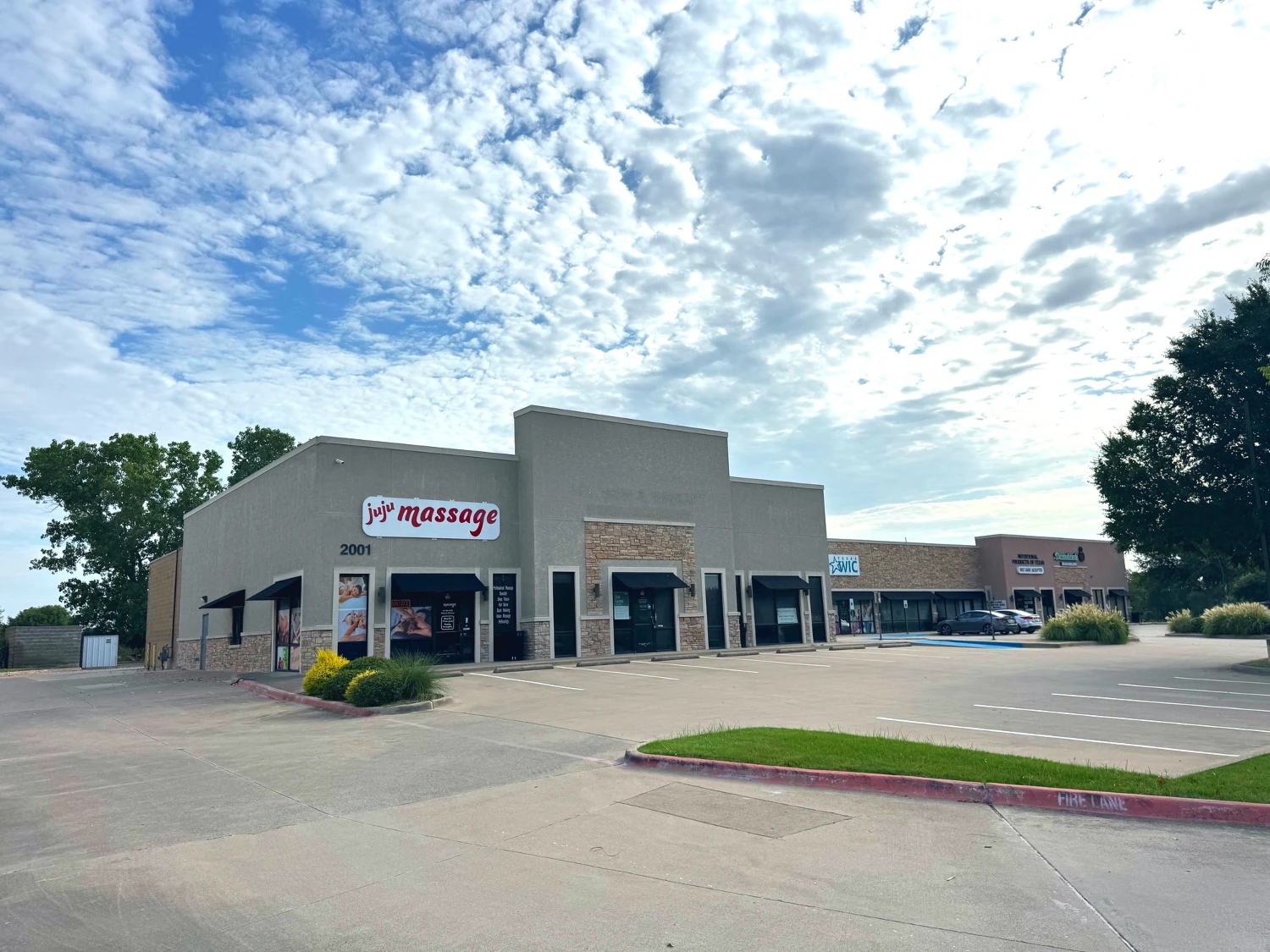 Cross Creek Shopping Center