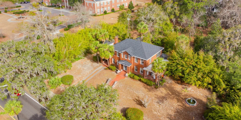 2180 E. Victory Dr