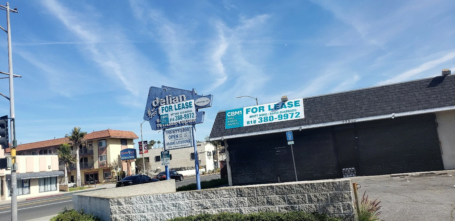 550 W Manchester Blvd
