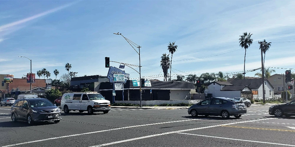 550 W Manchester Blvd