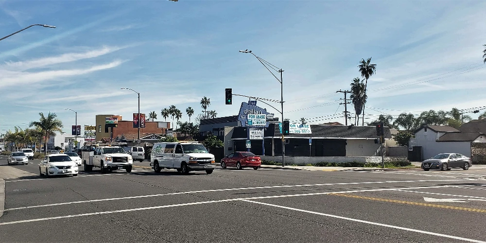 550 W Manchester Blvd