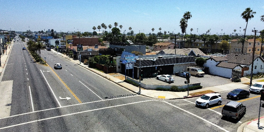 550 W Manchester Blvd