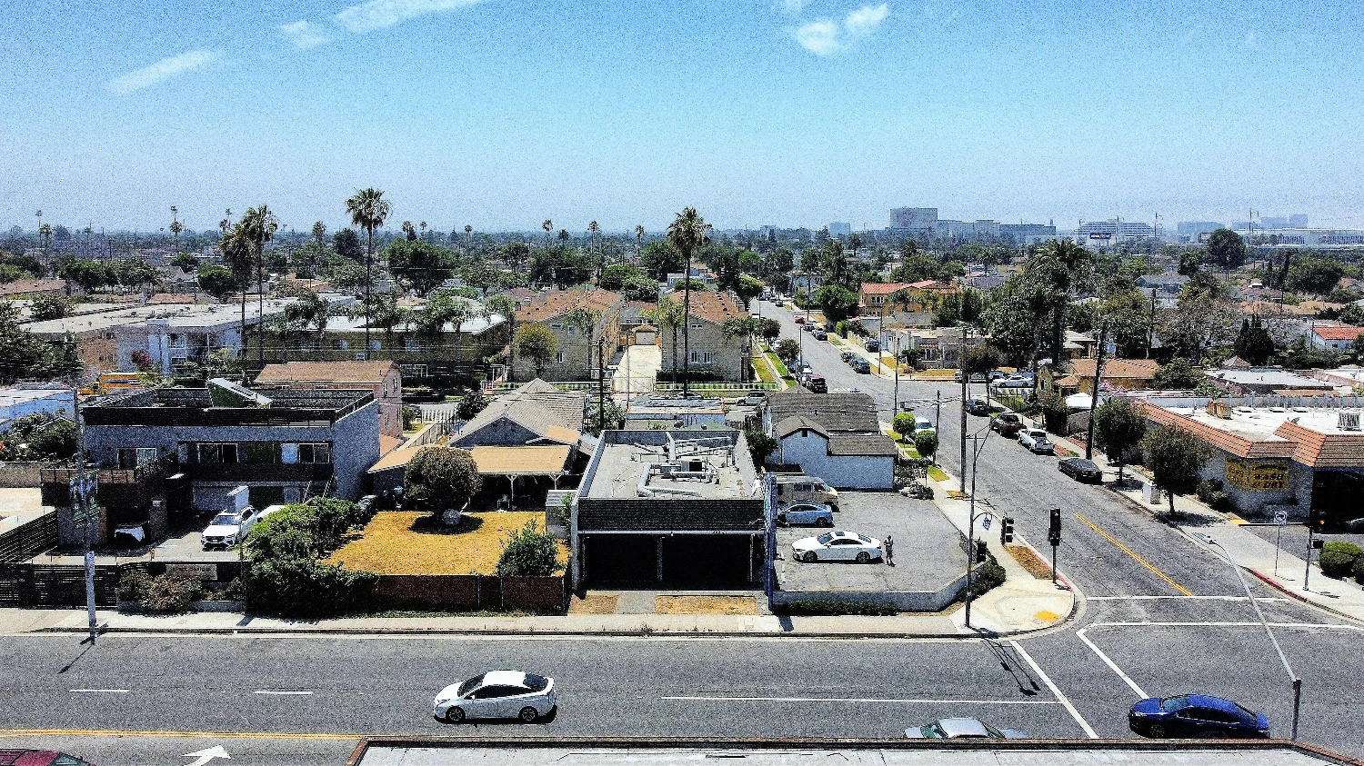 550 W Manchester Blvd