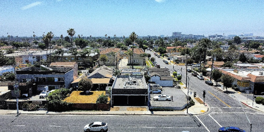 550 W Manchester Blvd