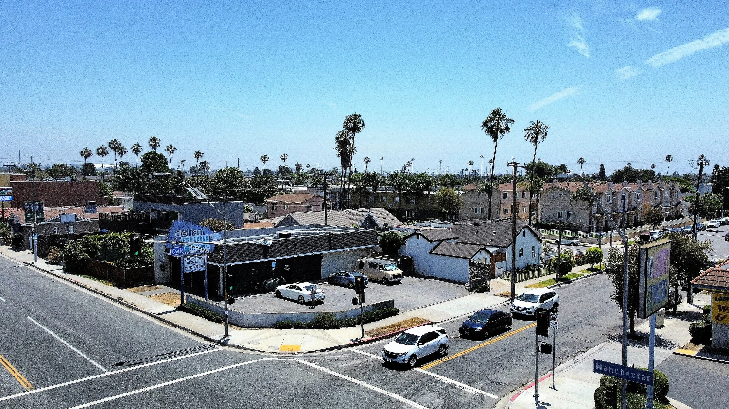 550 W Manchester Blvd