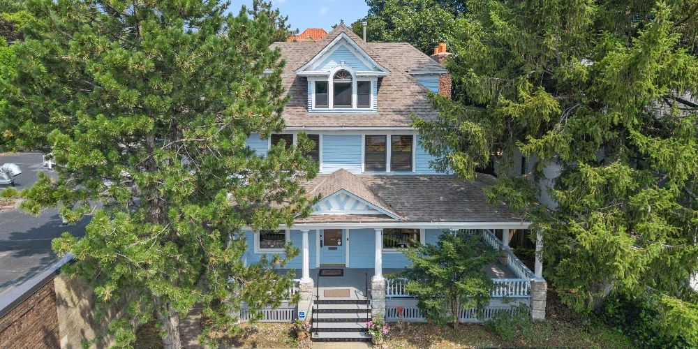 1033 Grand Ave, Saint Paul, MN 55105