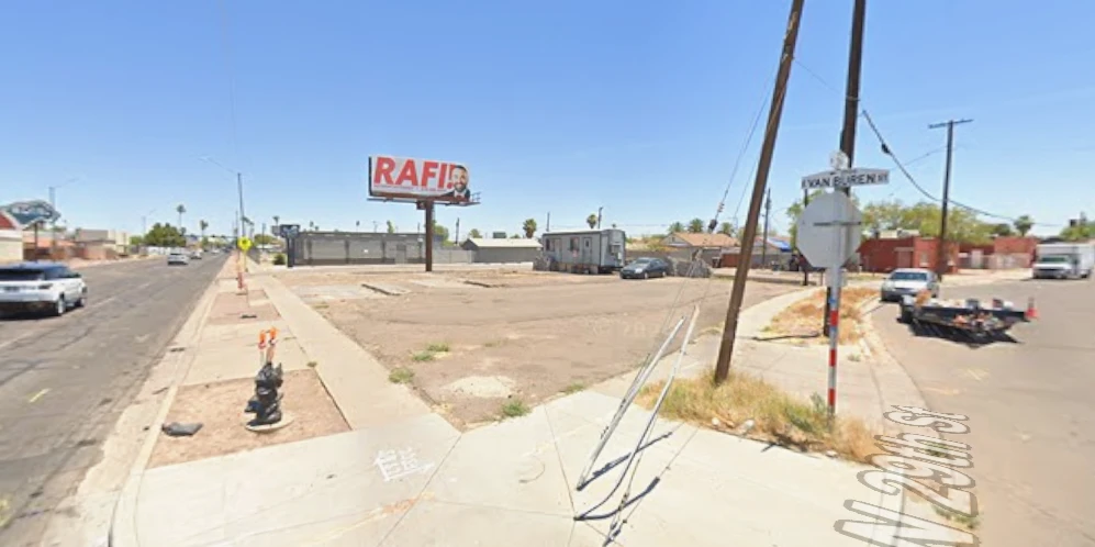 2901 E Van Buren St