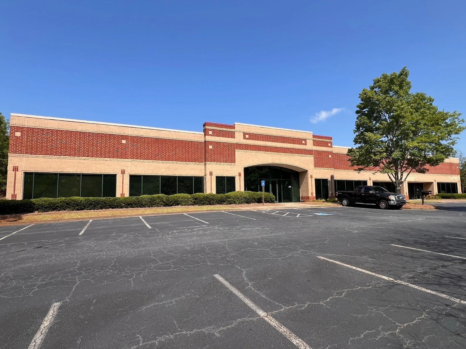 Leased Freestanding Warehouse Industrial / Flex