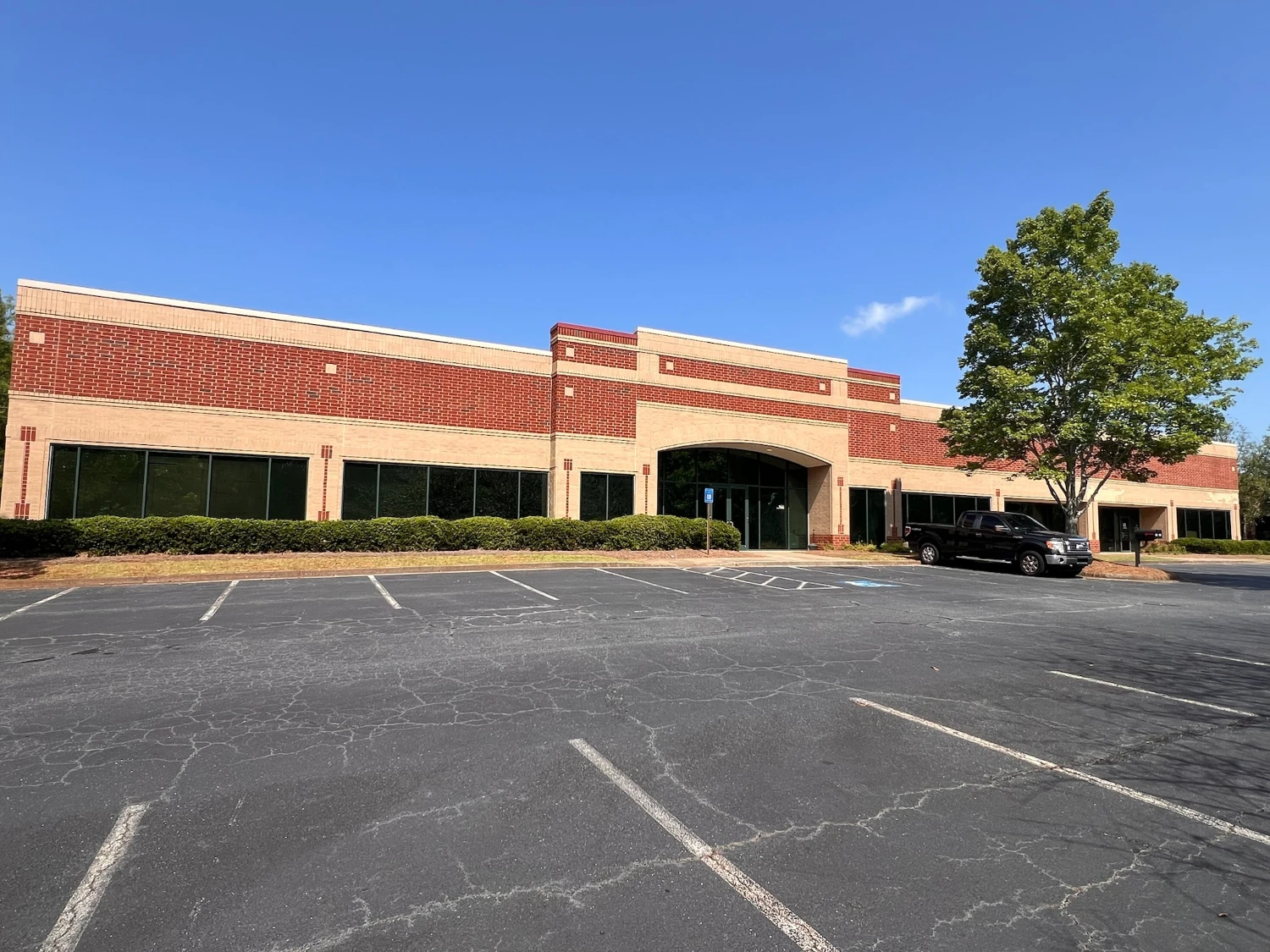 Leased Freestanding Warehouse Industrial / Flex