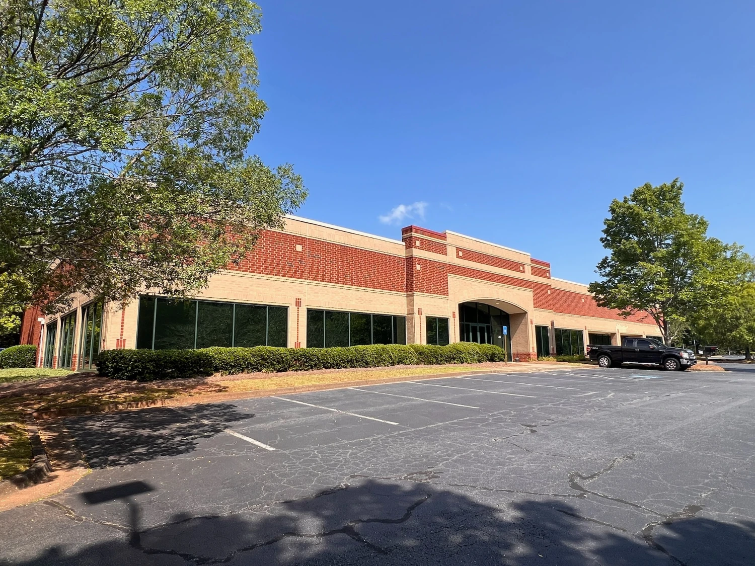 Leased Freestanding Warehouse Industrial / Flex