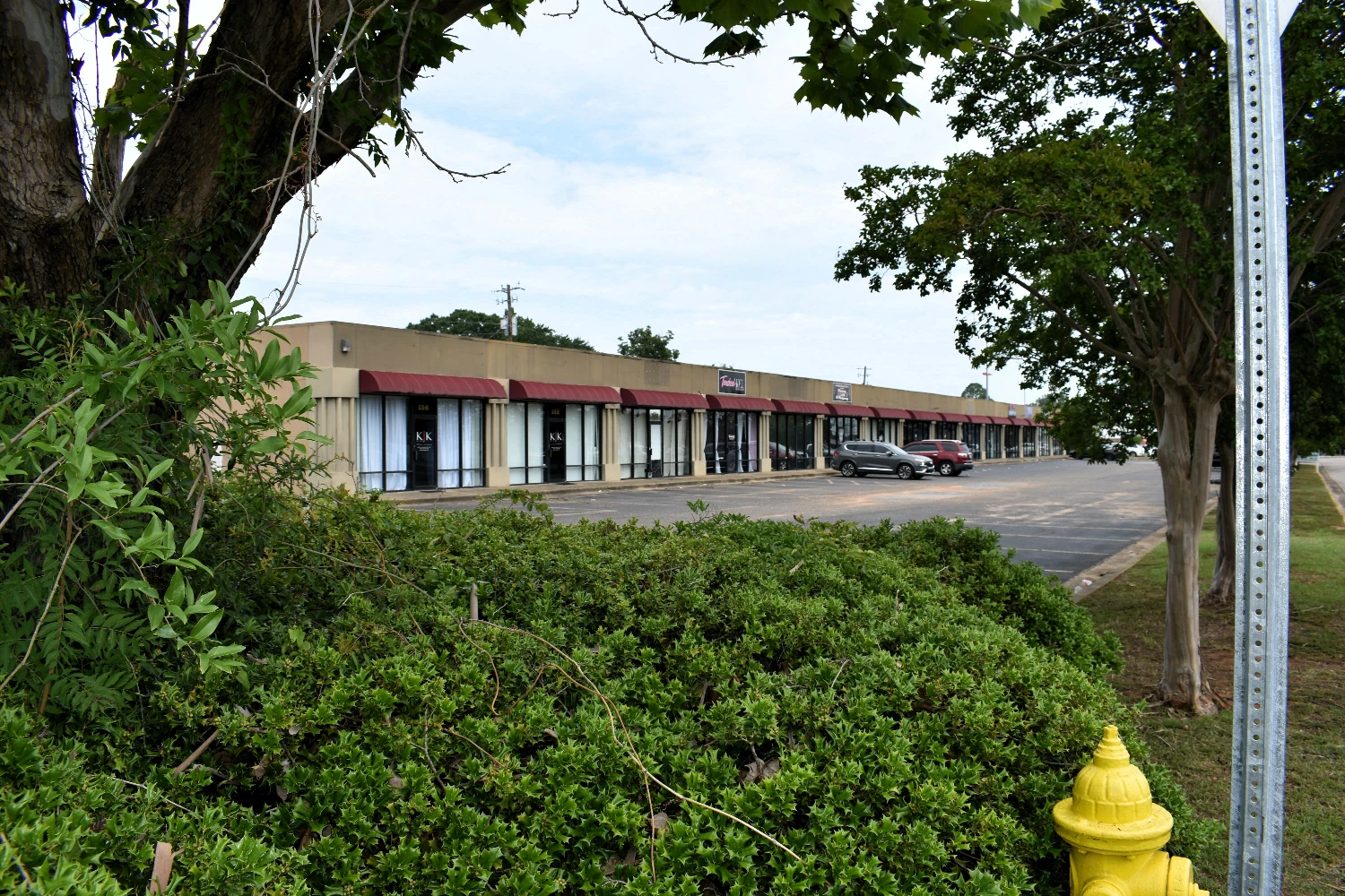100-156 Mendel Pkwy. - 17,516 SF, 15-unit Retail Strip Center 