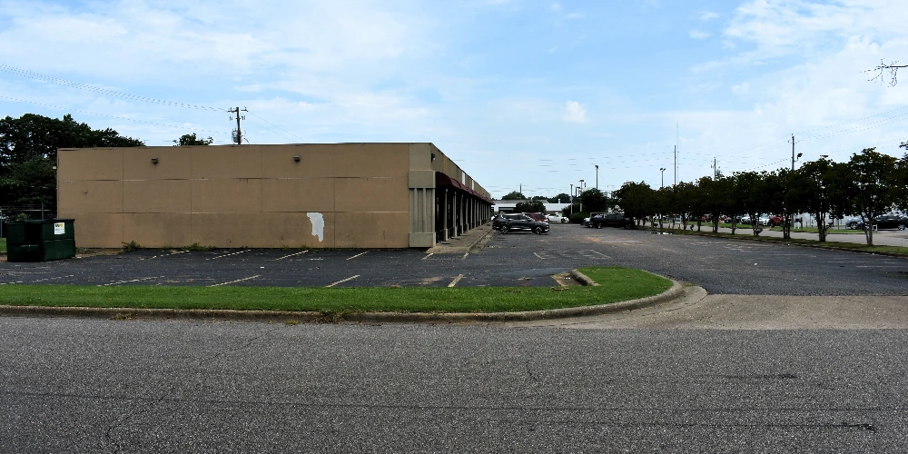 100-156 Mendel Pkwy. - 17,516 SF, 15-unit Retail Strip Center 