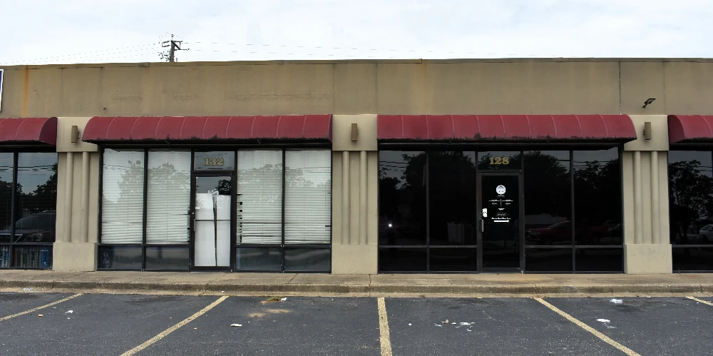 100-156 Mendel Pkwy. - 17,516 SF, 15-unit Retail Strip Center 
