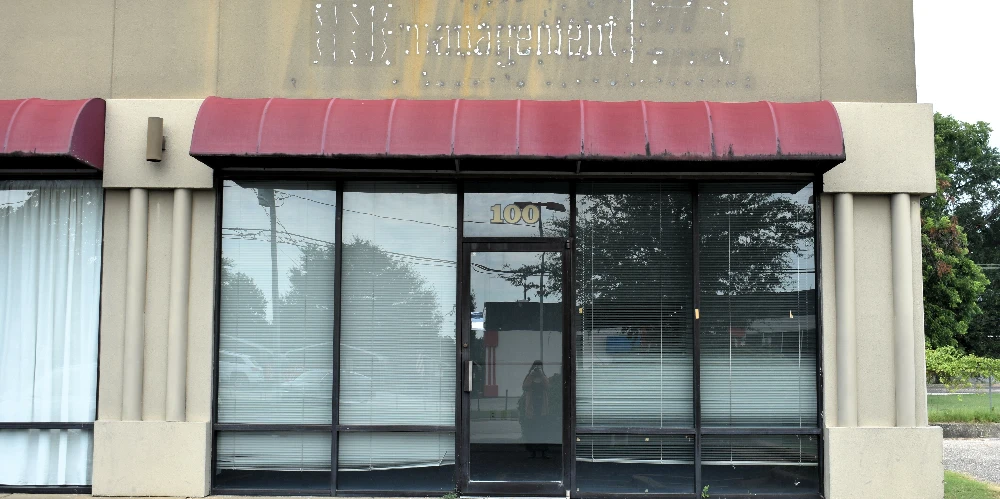 100-156 Mendel Pkwy. - 17,516 SF, 15-unit Retail Strip Center 