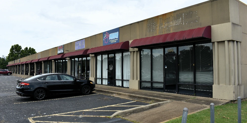 100-156 Mendel Pkwy. - 17,516 SF, 15-unit Retail Strip Center 