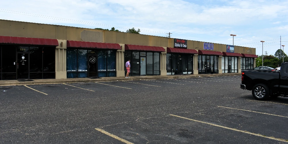 100-156 Mendel Pkwy. - 17,516 SF, 15-unit Retail Strip Center 