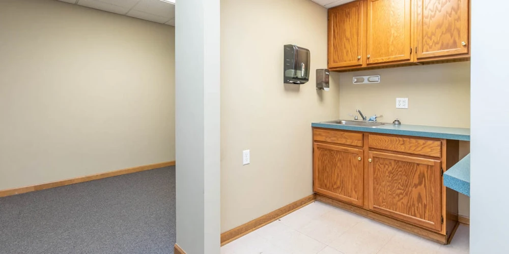140 Professional Pkwy  -Medical & Professional Offices